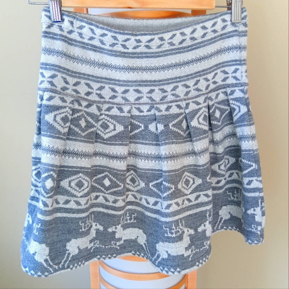 Waist 13"-15" Zara Pleated Knit Draped Mini Skirt With Gray And White Patterns
